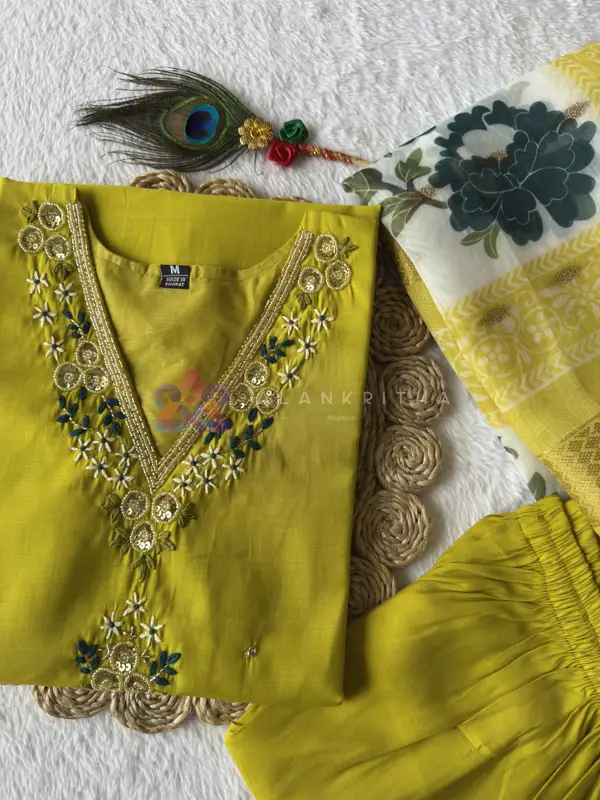  Parrot Green Roman Silk Set