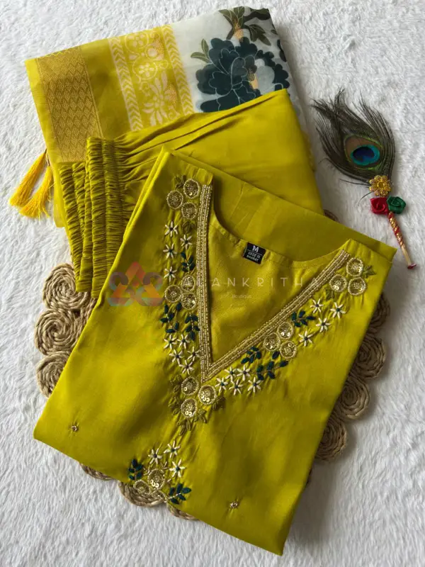  Parrot Green Roman Silk Set